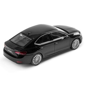 Octavia A8 Miniature 1:43 Noir Magique