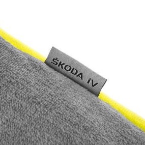 Couverture ŠKODA 2 en 1 iV